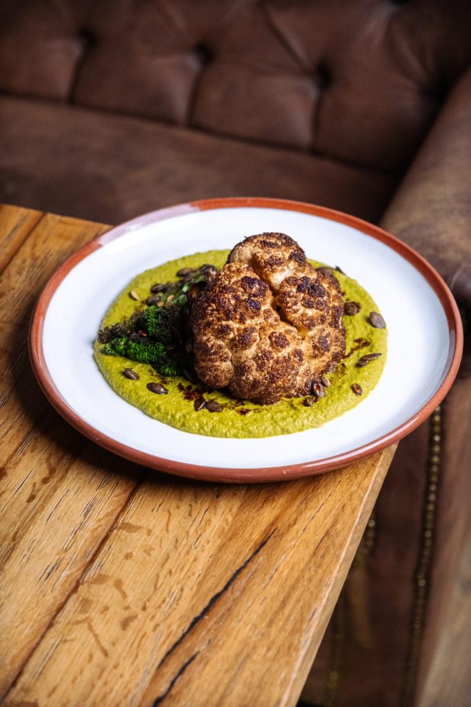 MOLE VERDE CON COLIFLOR AHUMADA (VEGAN)